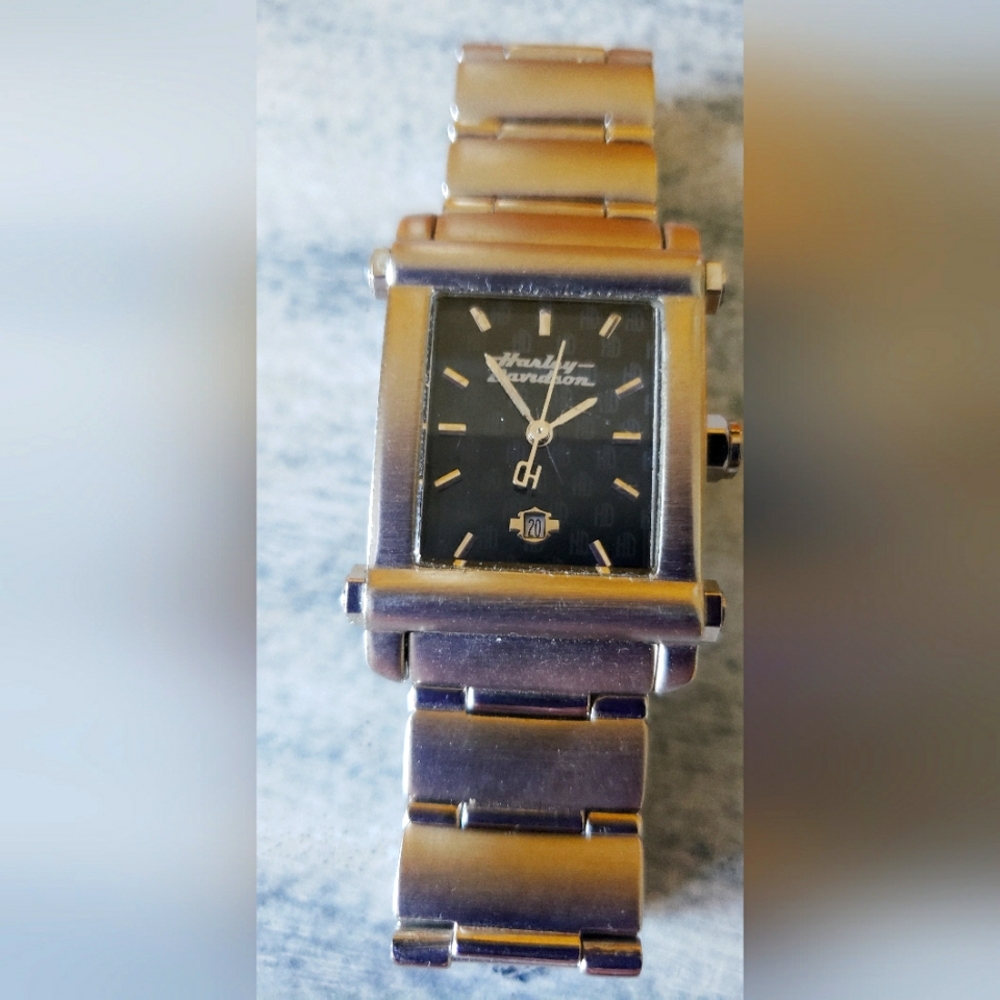 Harley Davidson Women's Watch New Battery ! Works Great